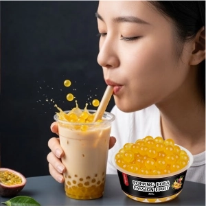 Degustacja bubble tea z dodatkiem kulek Popping Boba Marakuja 350g o egzotycznym smaku marakui