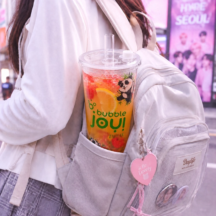 bubblejoy-k-pop-kubek-w-plecaku-lifestyle.png