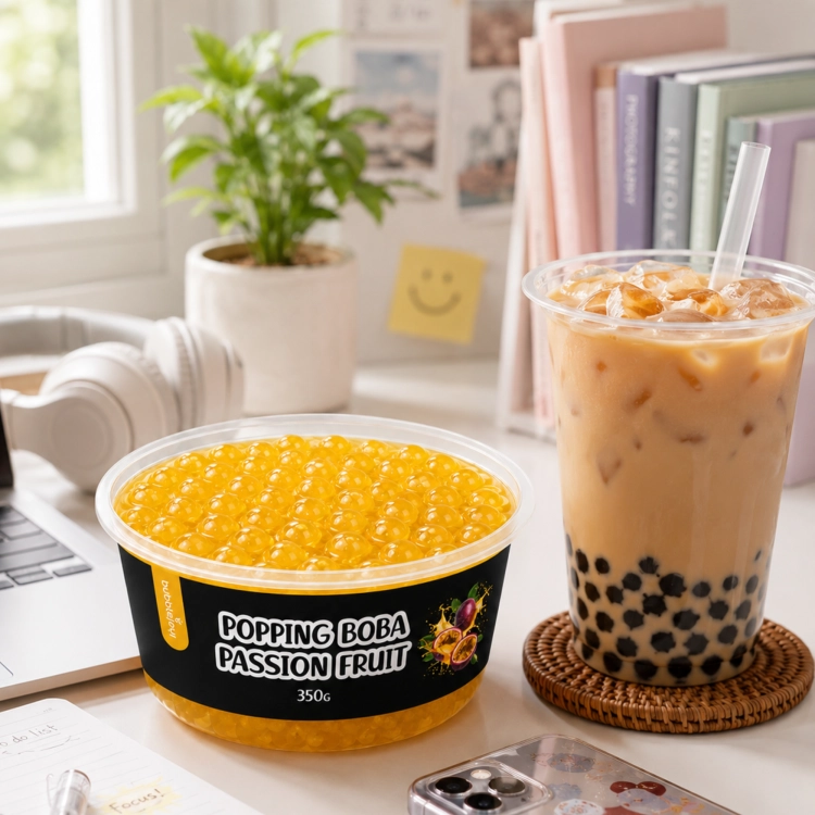 bubblejoy-popping-boba-marakuja-passion-fruit-350g-19-biurko-praca-drink.jpg.png